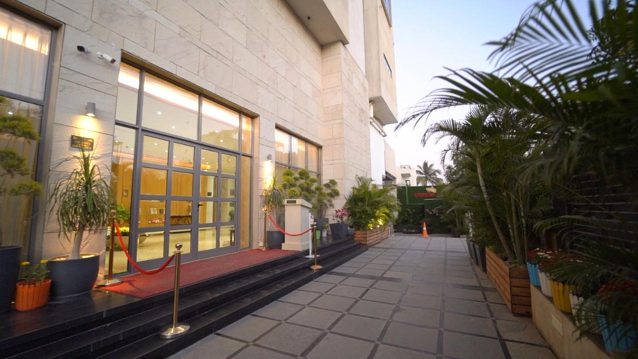 Pride Hotel Udaipur Exterior foto